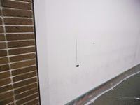 施工前：壁ボード補修