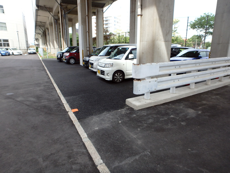 施工後：駐車場建設