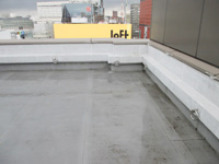 施工後：屋上防水シート洗浄